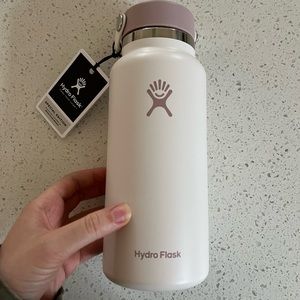 NWT JUNEBERRY HYDROFLASK